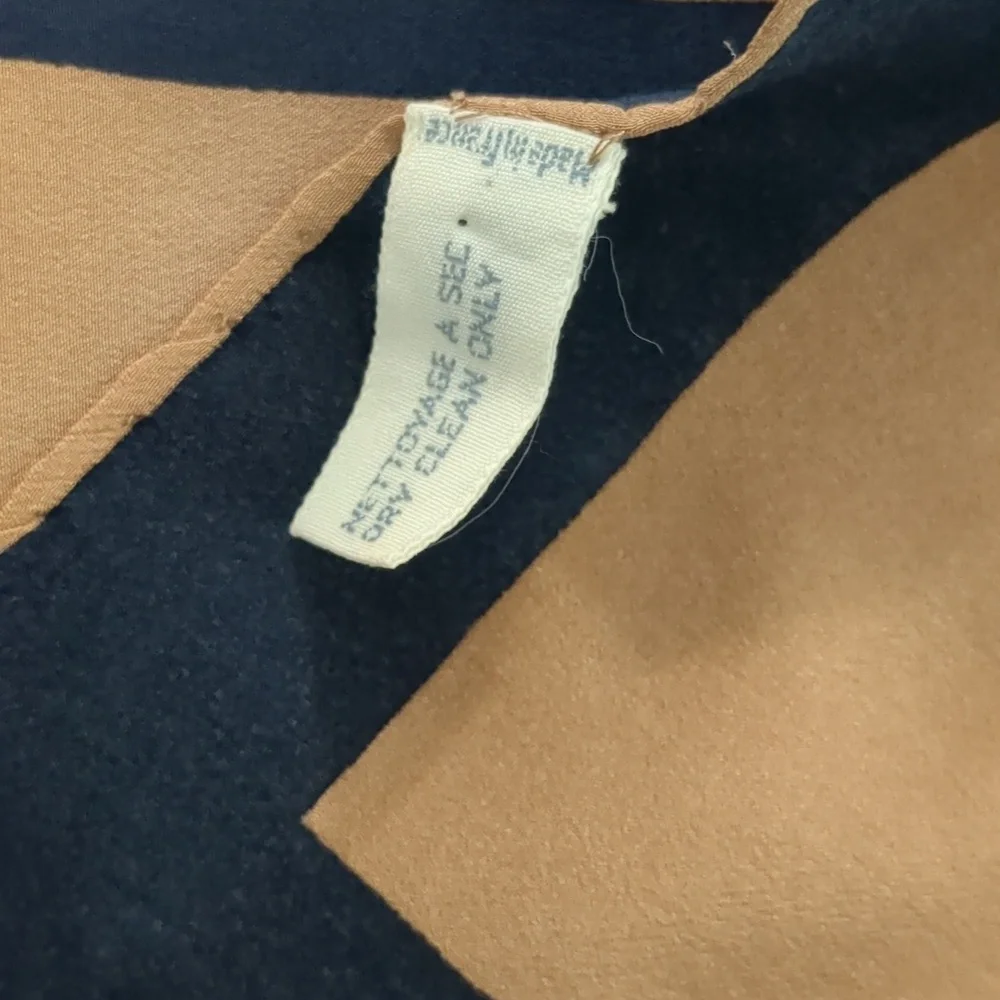 Dior 28 square